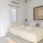 Yalos Mykonos 3 Bedroom Luxury In Mykonos Town With Sea & Sunset View Villa Tagoo (Mykonos)